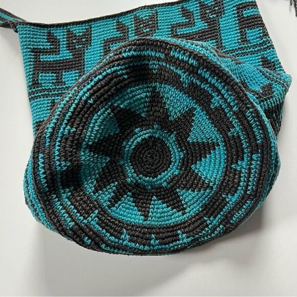 Vintage Woven Cat Crossbody Bag - Picture 3 of 10